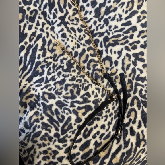 Itzy Ritzy Crossbody - Picture 4 of 5